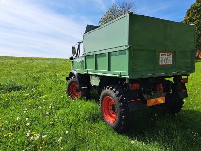 Bild 6:Unimog 406 liebevoll restauriert