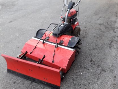 Bild 5:Kehrmaschine BliSAR KM 100/173 E