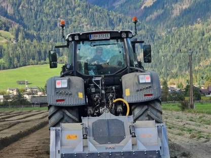 Bild 5:Rekultivierungsarbeiten und Fräsarbeiten