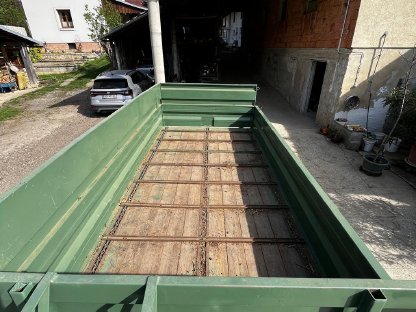 Bild 3:Miststreuer Kirchner Type 55 Nutzlast 5.500 kg, neu lackiert