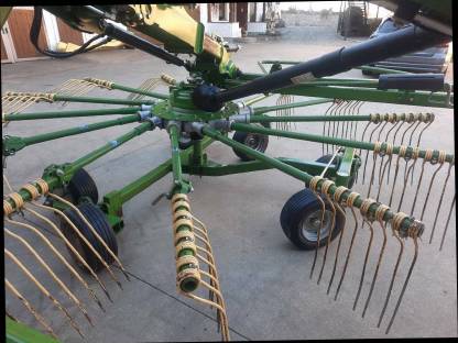 Bild 4:Krone Schwader TS 740 Twin (Pöttinger Fendt Kuhn)