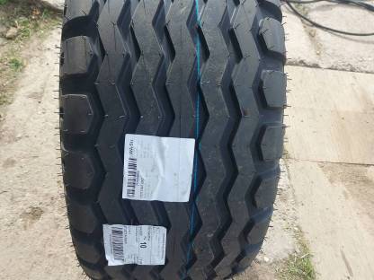 Bild 2:Anhängerreifen