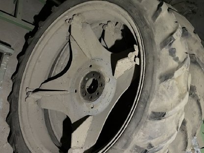 Bild 3:Kulturräder 8.3/8-36 V10