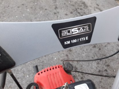 Bild 4:Kehrmaschine BliSAR KM 100/173 E