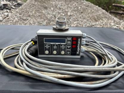 Bild 4:Kugelmann Salz/Splittstreuer