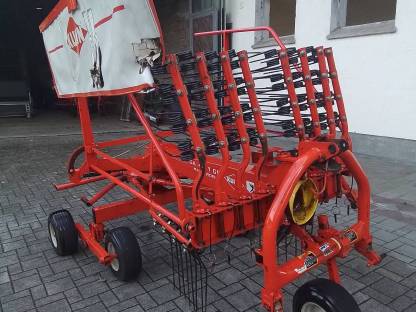 Bild 3:Kuhn Schwader GA 4121 GM
