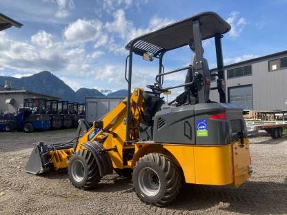 Bild 4:El. Lader Hoflader Neu mit Öffnungsschaufel