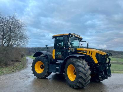 Bild 3:JCB Fastrac 4220