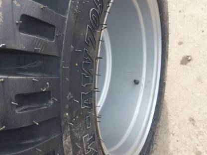 Bild 3:Anhängerreifen