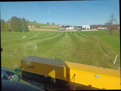 Bild 6:Nachsaat Grünlandpflege mit Vredo