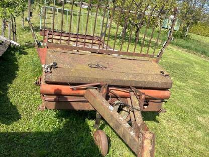Bild 6:Ladewagen / Ballentransporter 3,5 t Achse