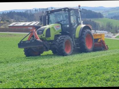 Bild 2:Nachsaat Grünlandpflege mit Vredo