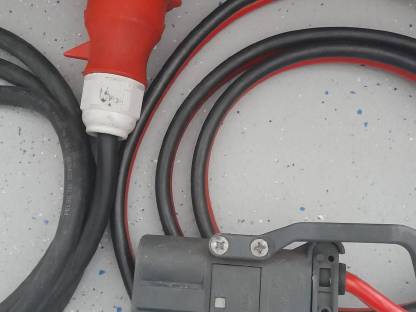 Bild 3:Staplerladegerät Fronius Selectiva 4090