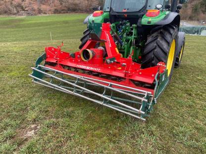 Bild 2:Vogel und Noot Kreiselegge TM 250 mit Huckepack