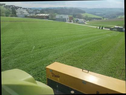 Bild 4:Nachsaat Grünlandpflege mit Vredo
