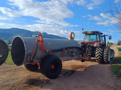 Bild 3:Lintrac Traktor mit Allradlenkung