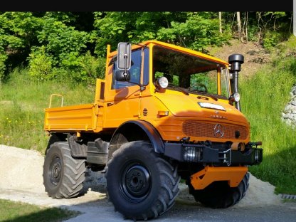 Unimog U 417 in Teilen
