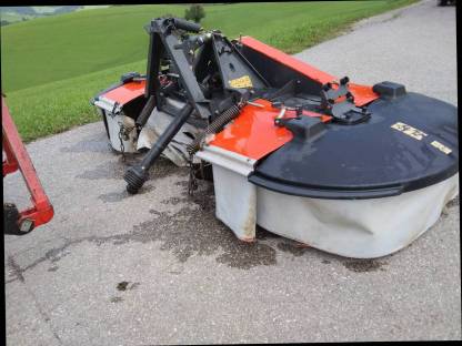 Bild 2:Kuhn Frontmähwerk 300F