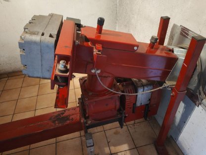 Bild 4:Hackschnitzelheizung mit Vorofen