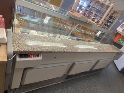 Bild 2:Vitrine Cool-Line