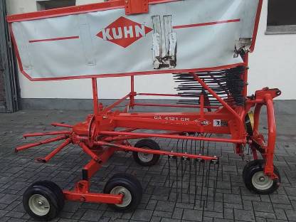 Bild 2:Kuhn Schwader GA 4121 GM