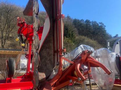 Bild 2:Kuhn Scheibenmähwerk GMD 66 Select