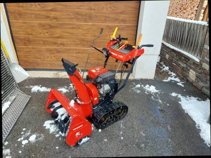 Bild 2:Yanmar YSR765C Hydrostat Schneefräse