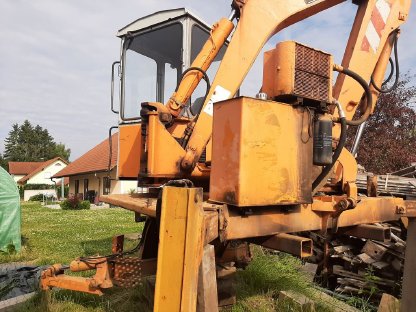 Bild 2:Schaeff AT15 Aufbaubagger Unimog