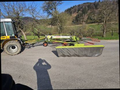 Bild 7:Claas Kreiselschwader 450T