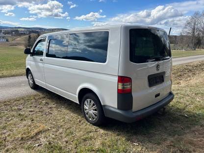 Bild 5:VW T5, 9-Sitzer