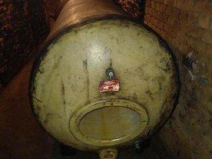 Bild 2:Polyestertank