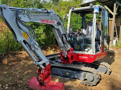 Bild 2:Erdbewegung Planinz Takeuchi TB 230