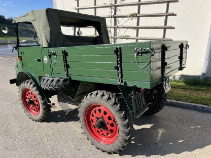 Bild 3:Unimog 401 Sammlungsauflösung