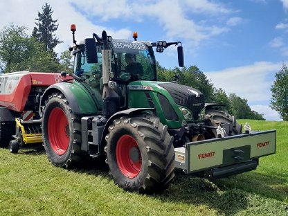 Bild 6:Rundballen pressen Pöttinger 125 FC Pro, 155V Pro