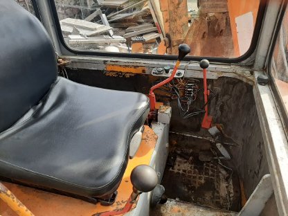 Bild 5:Schaeff AT15 Aufbaubagger Unimog