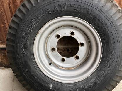 Bild 2:Verschiedene Komplett-Räder und Felgen