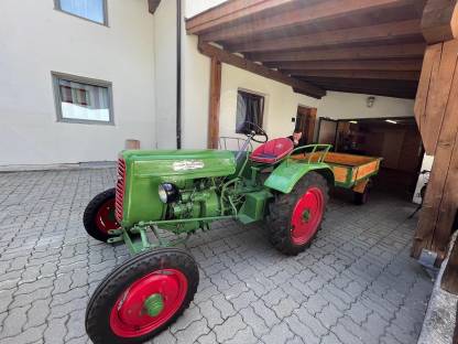 Bild 2:Oldtimer-Traktor