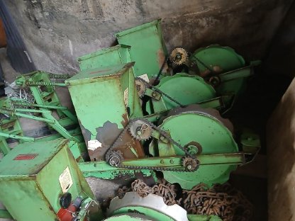 Bild 2:Feldherr Maislegemaschine