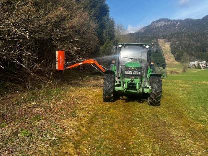 Bild 3:Böschungsmulchen Tifermec