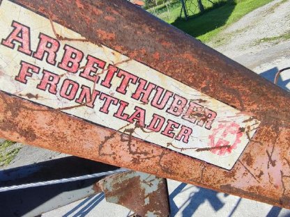 Bild 4:Frontlader Marke Arbeithuber mechanisch