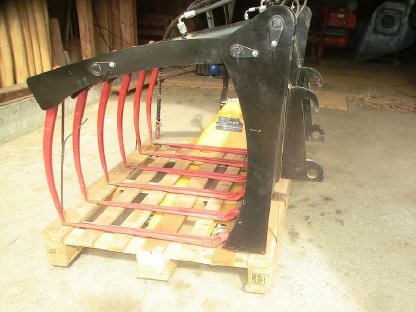 Bild 3:Kroko-Zange 120 cm breit Eurotrac-Aufnahme