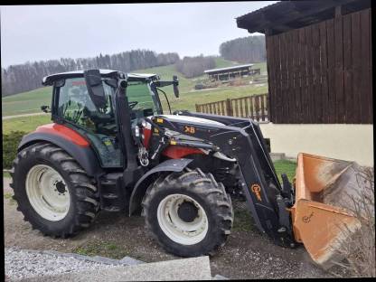Bild 4:Steyr 4110 Expert mit Hauer Frontlader 110bx