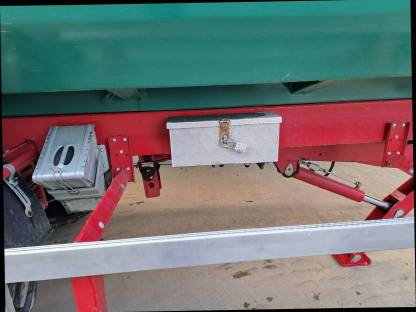 Bild 4:Muldenkipper Farmtech Durus 2000