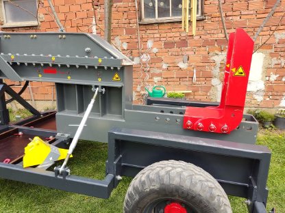 Bild 3:Langholzspalter, Holzspalter