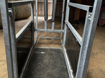 Bild 5:Lama-Pflegestand