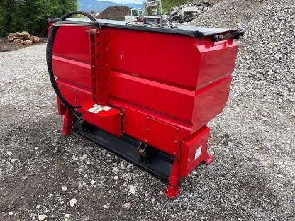 Bild 2:Kugelmann Salz/Splittstreuer