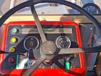 Bild 6:Steyr 8070 mit Frontlader