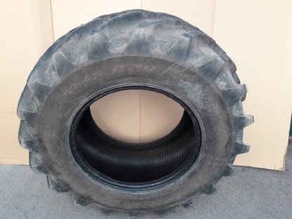 Bild 2:Reifen Pirelli PHP 540/65R28