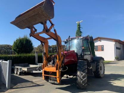 Bild 2:Frontlader für Unimog oder Traktor