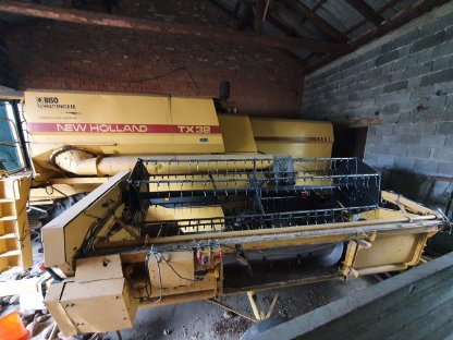 Bild 4:Mähdrescher New Holland TX32